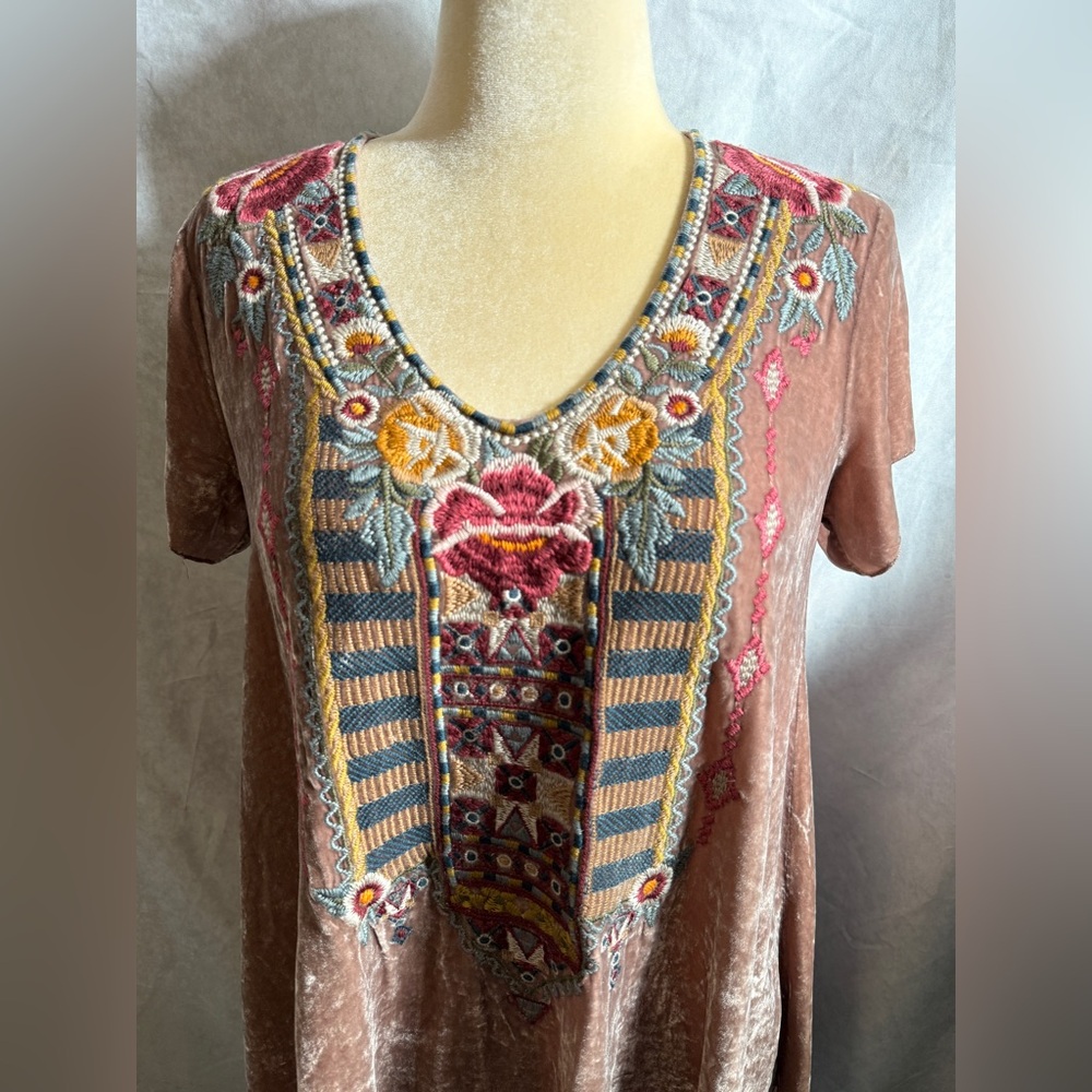 Johnny Was Cherelle Crushed Velvet Drape Tunic Top Embroidered Taupe Floral Boho - Picture 2 of 5